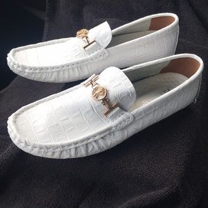 Men’s white loafers shoes